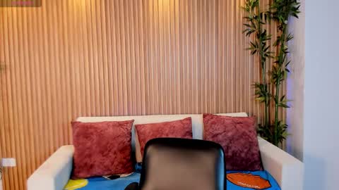 tiffanyhoustton online show from 02.18.26