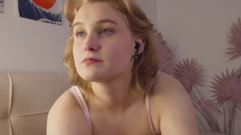 Snapshot of tiffanyjons chatting on 02.09.25 tiffanyjons online show from 02.09.25