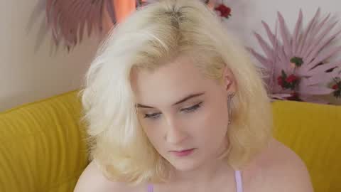 Snapshot of tiffanyjons chatting on 10.12.25 tiffanyjons online show from 10.12.25