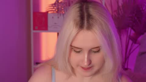 Snapshot of tiffanyjons chatting on 02.22.26 tiffanyjons online show from 02.22.26