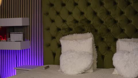 Snapshot of tiffanymaze chatting on 10.01.25 Ilaria online show from 10.01.25