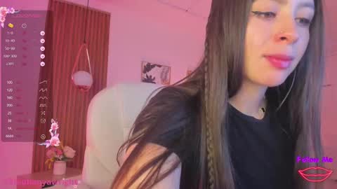 Snapshot of tiffanywright_ chatting on 02.18.25 Tiffany online show from 02.18.25