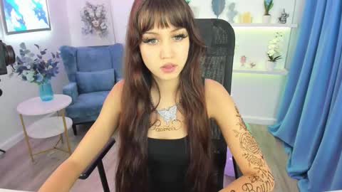 tiffanyyoun online show from 12.01.25