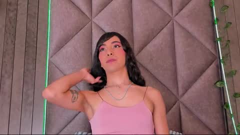 Snapshot of tiffvalentinee_ chatting on 11.17.25 Tiffany online show from 11.17.25