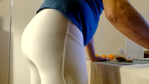 Snapshot of tightshortsspank chatting on 01.12.26 Tightshortsspank online show from 01.12.26