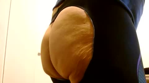 Tightshortsspank online show from 04.27.26