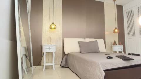 T I F F A N Y online show from 09.15.25