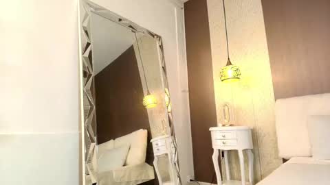 T I F F A N Y online show from 10.16.25