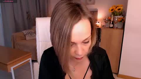 Snapshot of tilly_eliot chatting on 06.14.26 Tilly online show from 06.14.26