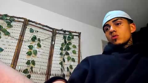 Snapshot of timewith_sebas chatting on 01.31.25 salem online show from 01.31.25