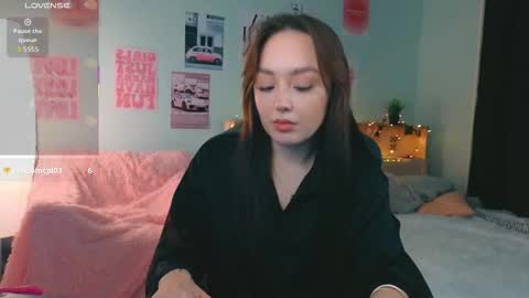 Snapshot of timewithout chatting on 01.06.26 Mia online show from 01.06.26