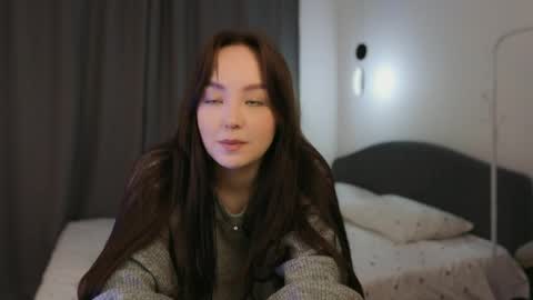 Mia online show from 04.19.26