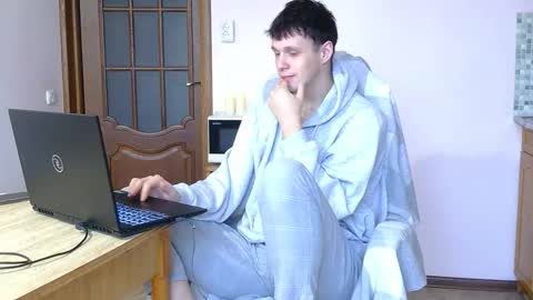 Snapshot of timkinky chatting on 11.11.25 Tim WhiteS online show from 11.11.25