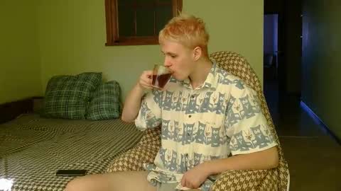 Snapshot of timkinky chatting on 11.25.25 Tim WhiteS online show from 11.25.25