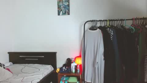 timmy  independent model  help me reach 50 thumbs up pls online show from 01.05.25