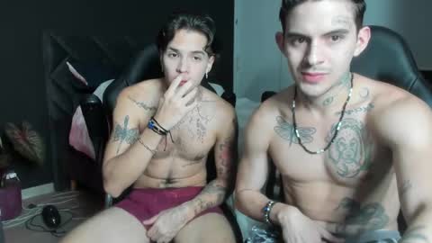 Snapshot of timothy_eliot chatting on 02.05.25 wanna play bareback uncut colombian couple new twink bbk online show from 02.05.25