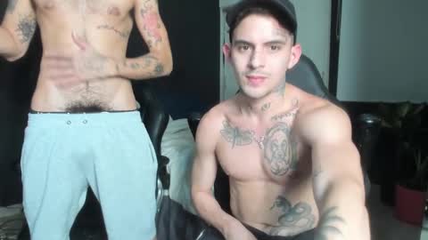 Snapshot of timothy_eliot chatting on 02.19.25 wanna play bareback uncut colombian couple new twink bbk online show from 02.19.25