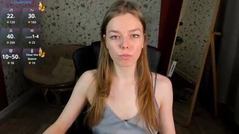 tina_tayllor__ online show from 12.21.25