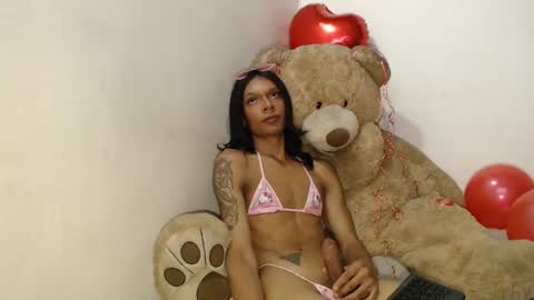 Snapshot of tinaa_williams chatting on 02.14.25 tinaa_williams online show from 02.14.25