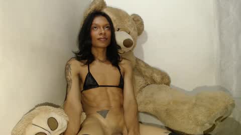 Snapshot of tinaa_williams chatting on 02.25.25 tinaa_williams online show from 02.25.25