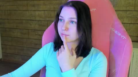 Snapshot of tinaburton chatting on 02.04.26 TinaBurton online show from 02.04.26