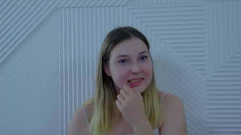 TinaBurton online show from 08.03.26