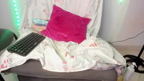 Snapshot of tinas_smith chatting on 06.26.26 tinas_smith online show from 06.26.26