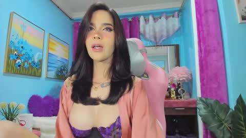 Snapshot of tinatemptsxxx chatting on 01.11.26 Tina Valentine online show from 01.11.26