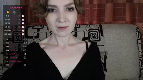 Snapshot of tinawincee chatting on 05.28.26 Tina online show from 05.28.26