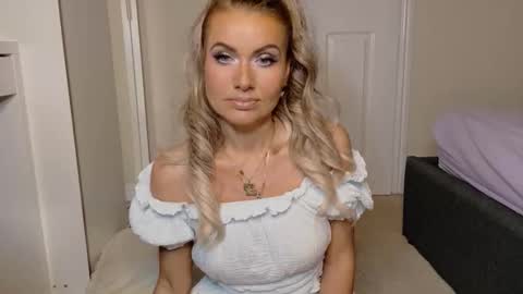 tinkerbell822 online show from 03.12.26