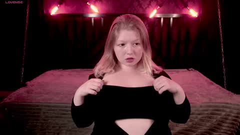 TinkerrBelll online show from 10.06.25