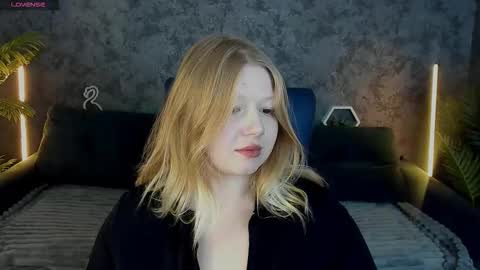 TinkerrBelll online show from 11.17.25