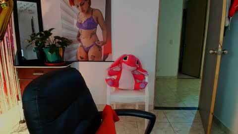 I AM BELLA  ----------- follow my  IG  TINNS 69 online show from 09.24.25