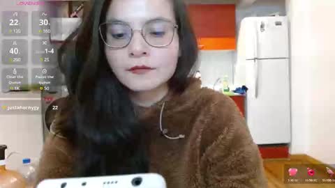 Tiny Caroline online show from 01.15.25