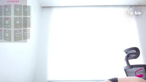 Tiny Caroline online show from 05.18.26