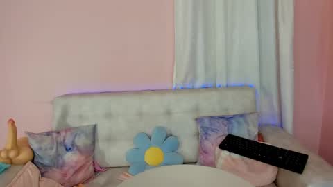 tiny_cora online show from 03.10.25