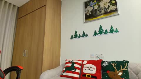 Lia online show from 12.21.24