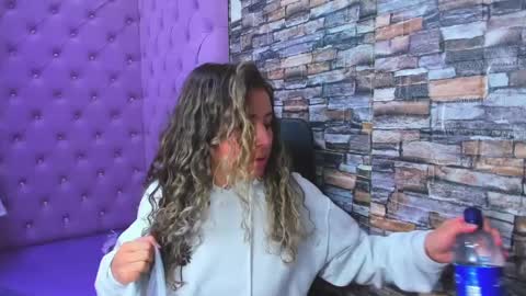 Snapshot of tiny_love_ chatting on 01.11.25 tiny online show from 01.11.25