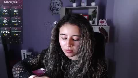 Snapshot of tiny_love_ chatting on 02.19.25 tiny online show from 02.19.25