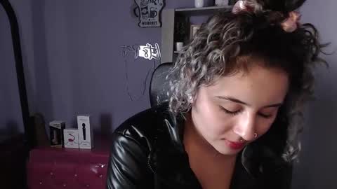 Snapshot of tiny_love_ chatting on 02.25.25 tiny online show from 02.25.25