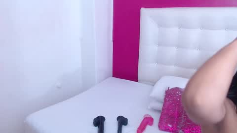 tiny_whore18 online show from 03.11.25