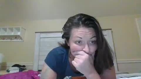 Snapshot of tinyassbossymilf chatting on 01.18.26 tinyassbossymilf online show from 01.18.26