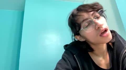 Snapshot of tinyhairycherry chatting on 10.21.25 tinyhairycherry online show from 10.21.25