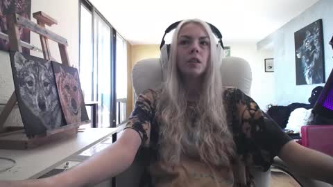 stage Kylie Sinner  brand CLITBAIT online show from 09.30.25