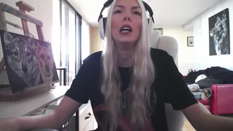 stage Kylie Sinner  brand CLITBAIT online show from 10.21.25