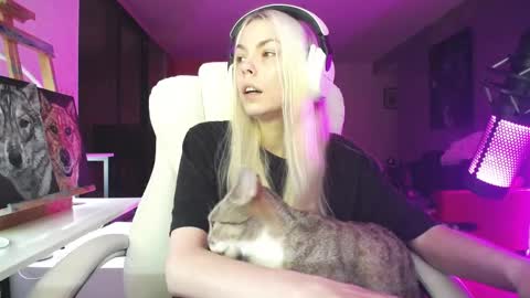 stage Kylie Sinner  brand CLITBAIT online show from 11.02.25