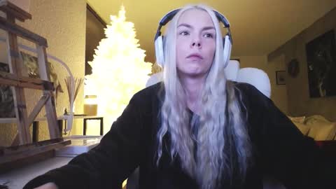 stage Kylie Sinner  brand CLITBAIT online show from 12.03.25