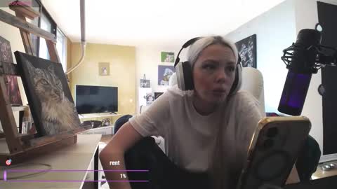 stage Kylie Sinner  brand CLITBAIT online show from 03.02.26