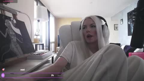 stage Kylie Sinner  brand CLITBAIT online show from 04.15.26