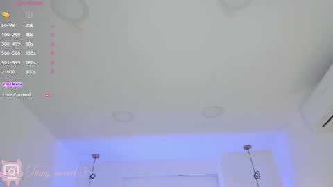 Snapshot of tinymoon_ chatting on 12.07.24 Luna online show from 12.07.24